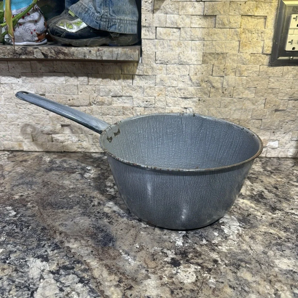 VTG Farmhouse Primitive‎ Speckled Gray Enamelware/Graniteware Sauce Pan Pot